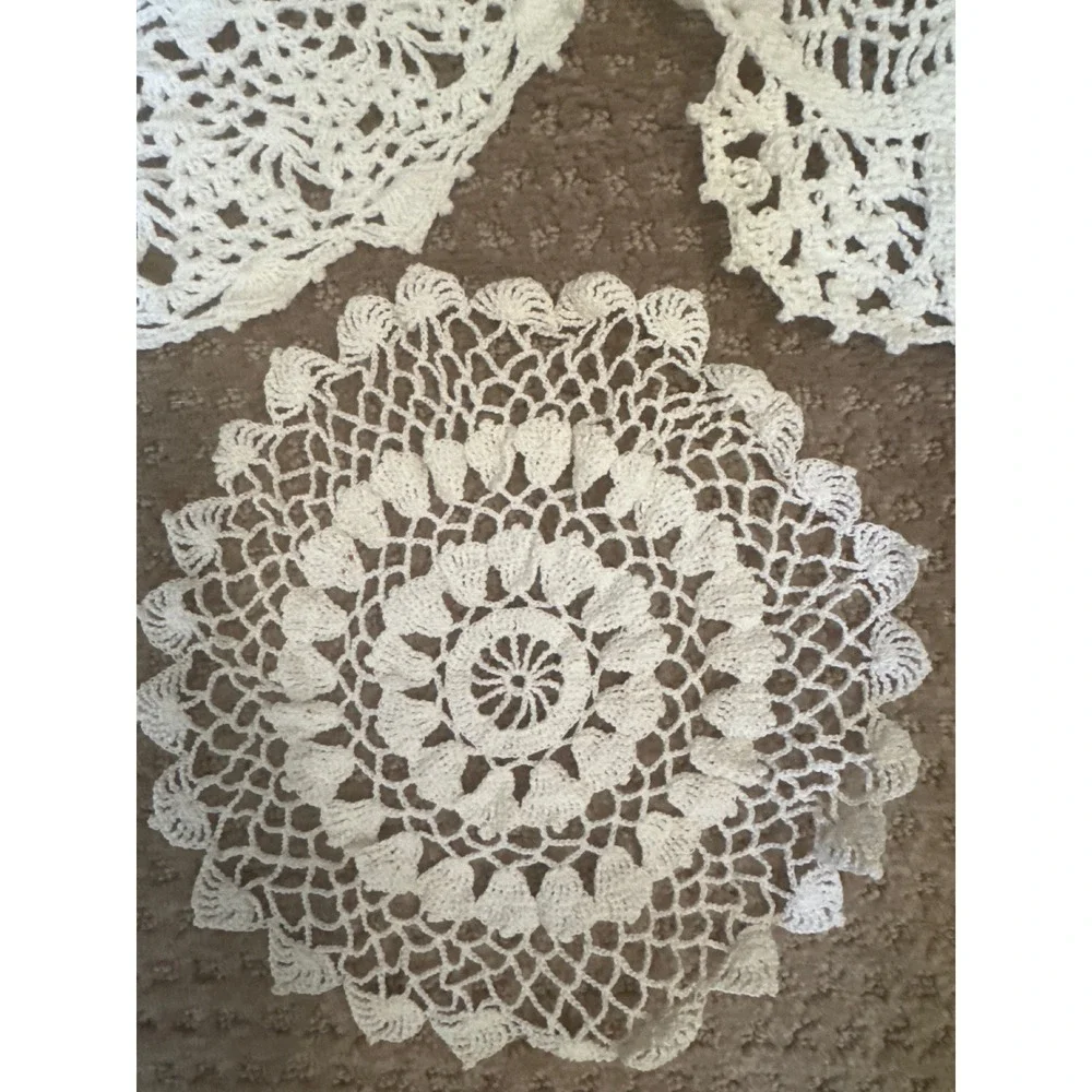 Vintage White Hand Crochet Lace Doily Set of 3 Round Cotton Table Linens 1247